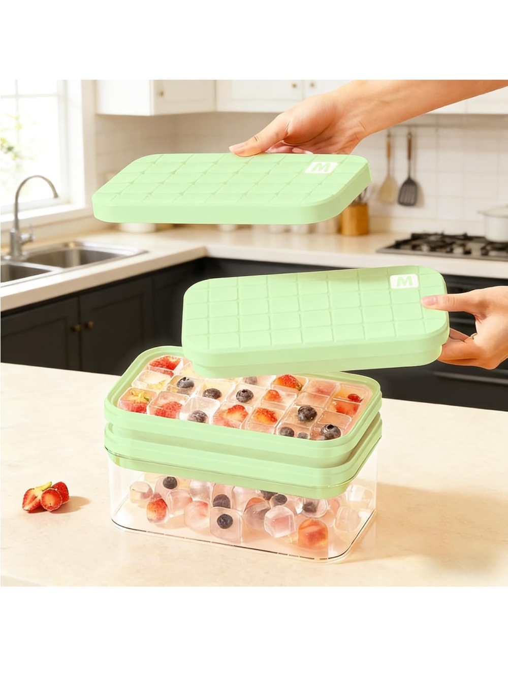 New Open Box Silicone Ice Cube Tray with Lid and Bin, Ice Cube Maker, Ice Tray